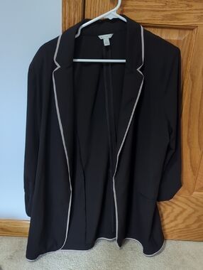 C Est. 1946 Black Open-Front Blazer with Light Gray Piping
